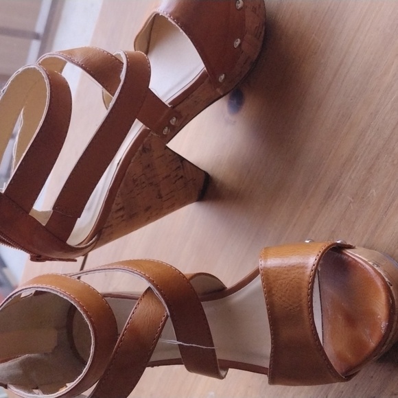 Michael Antonio size 6 1/2 women's shoe - Picture 2 of 5